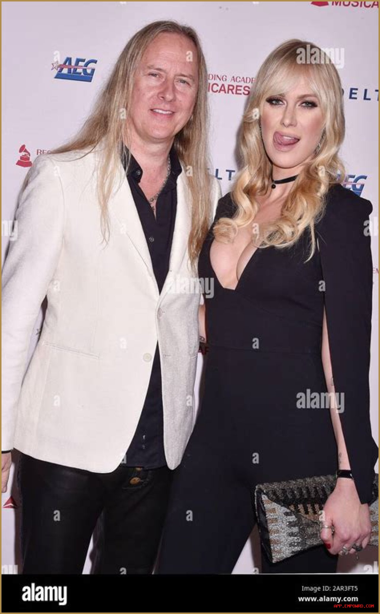 All About Jerry Cantrell's Wife: A Deep Dive Into Their Relationship