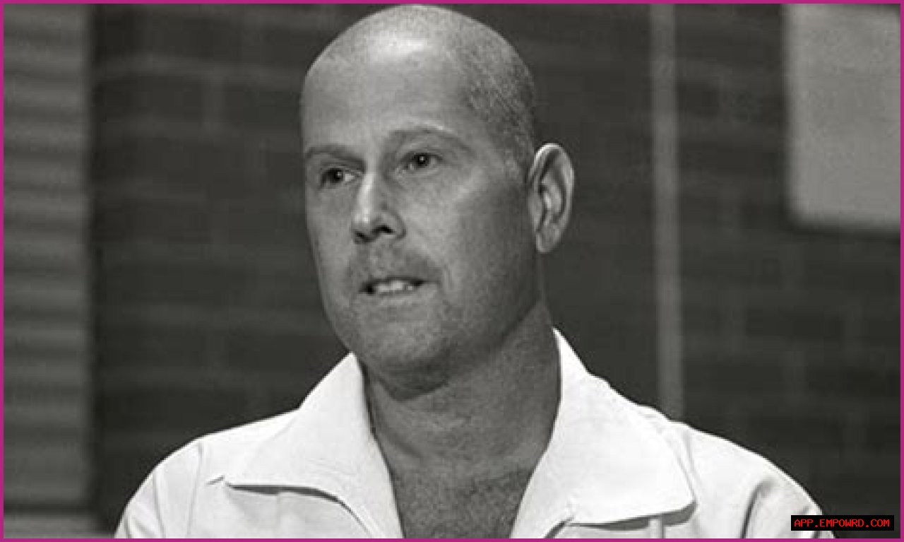 Exploring The Life And Crimes Of Steven Jay Russell: The Master Of Deception